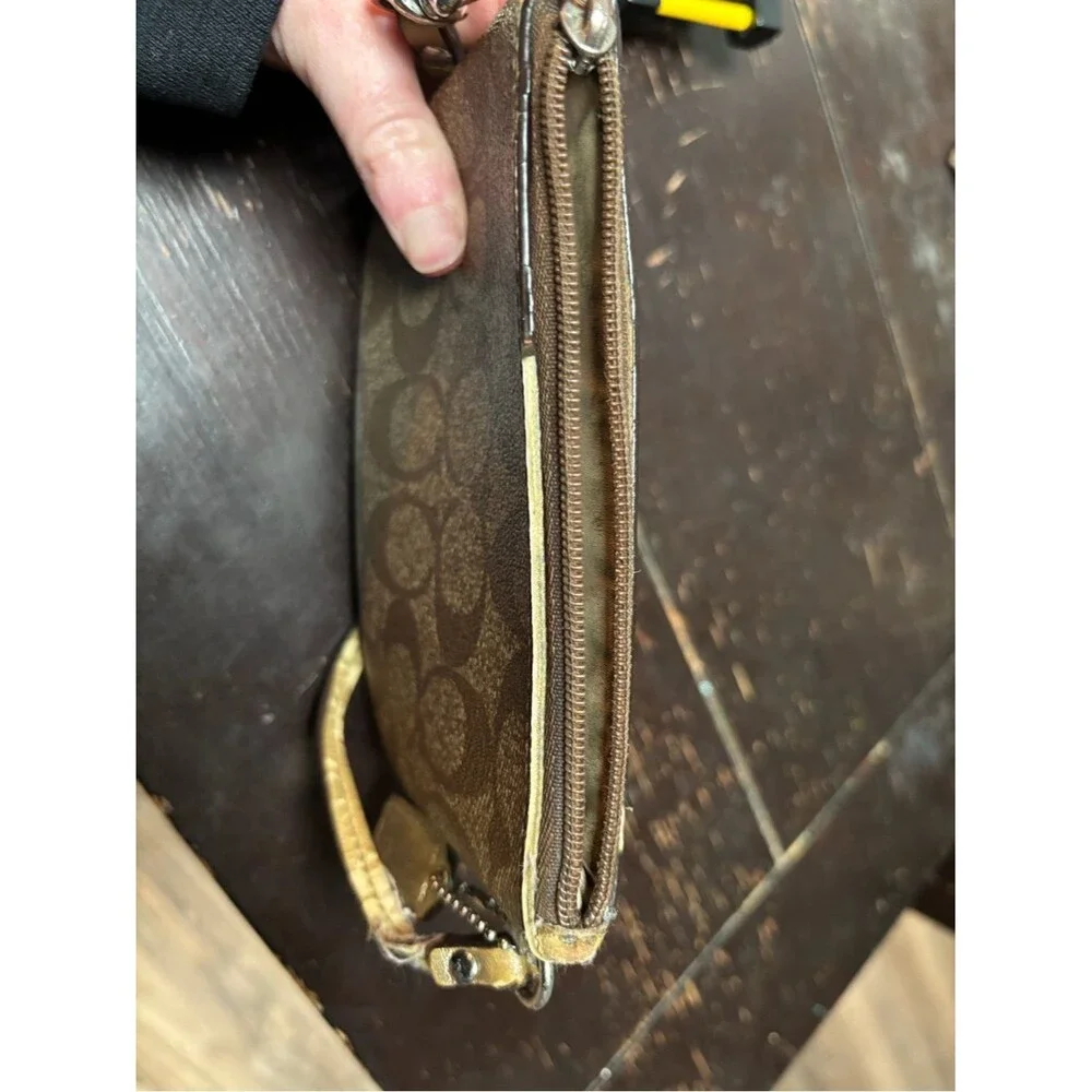 coach wristlet wallet